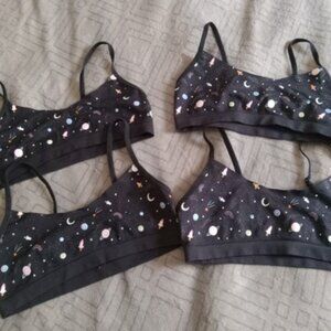 Maidenform Girl Beginner Bras, Blk Space Galaxy Lot Of 4 (2 sz M, 2 sz L)